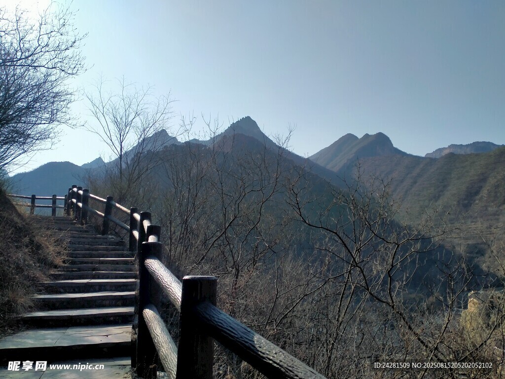 山间栈道 览壮丽山景 爨底下村