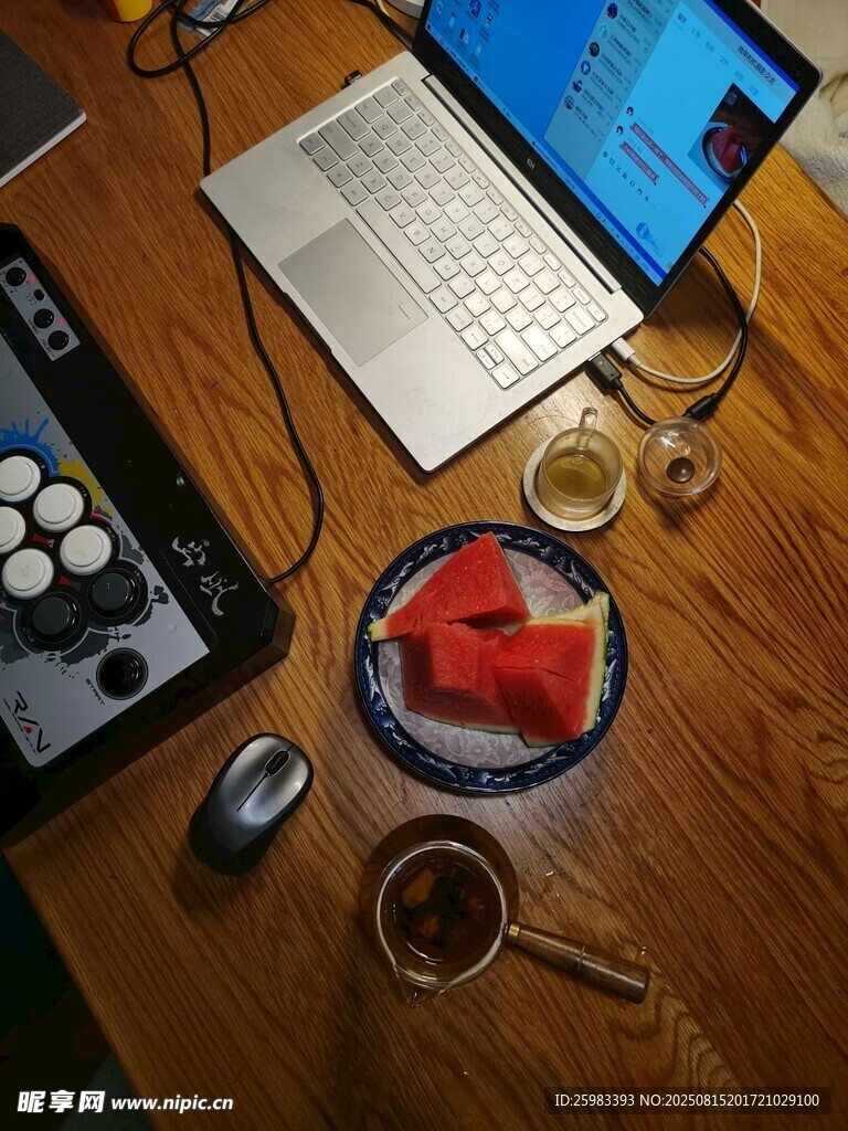 笔记本电脑