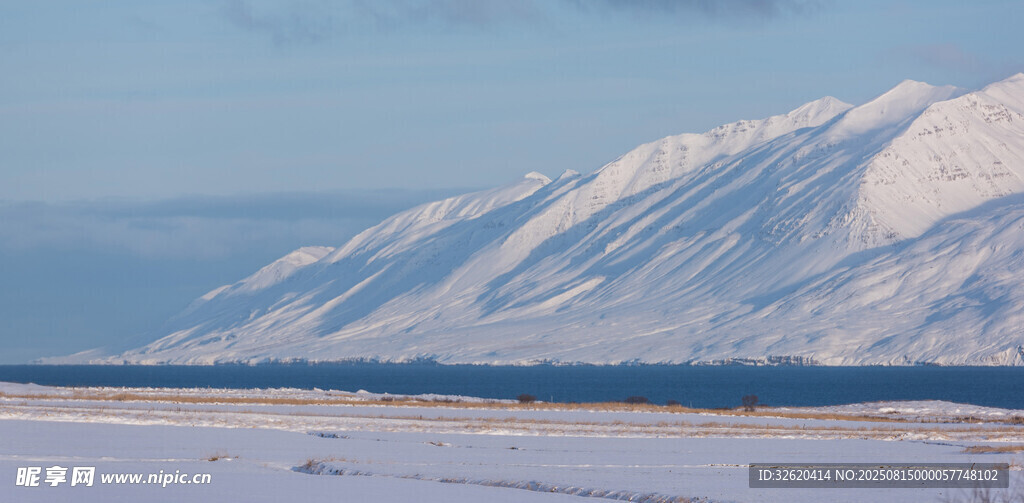 雪山旷野壮丽风景