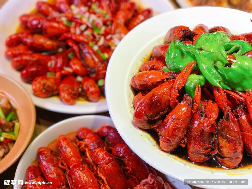 美味小龙虾拼盘