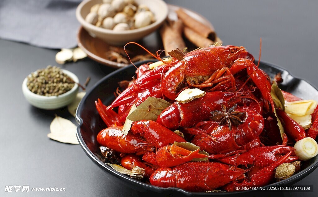 美味麻辣小龙虾