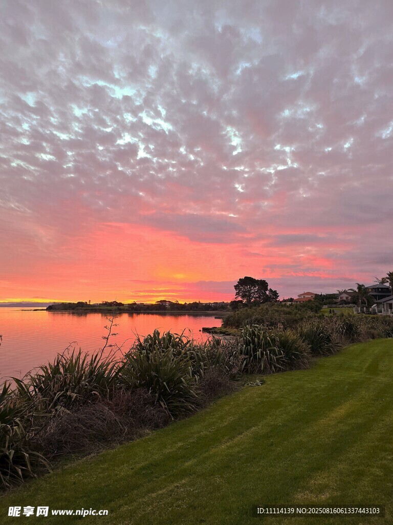 海滨绝美晚霞景观