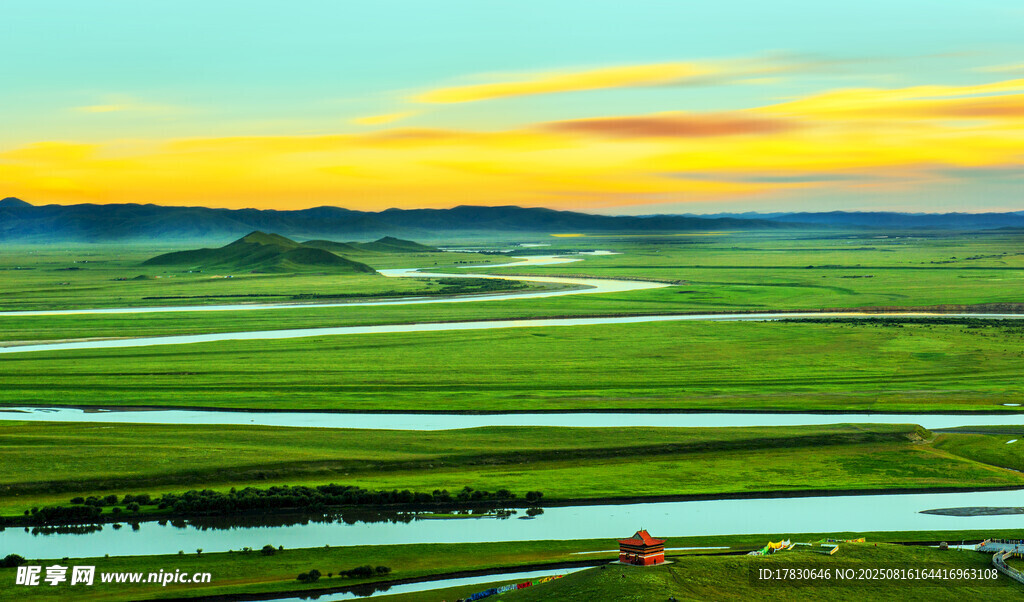 草原黄昏美景