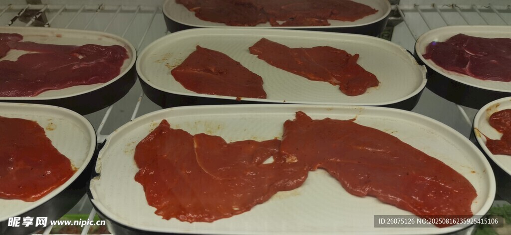 新鲜肉片摆盘展示