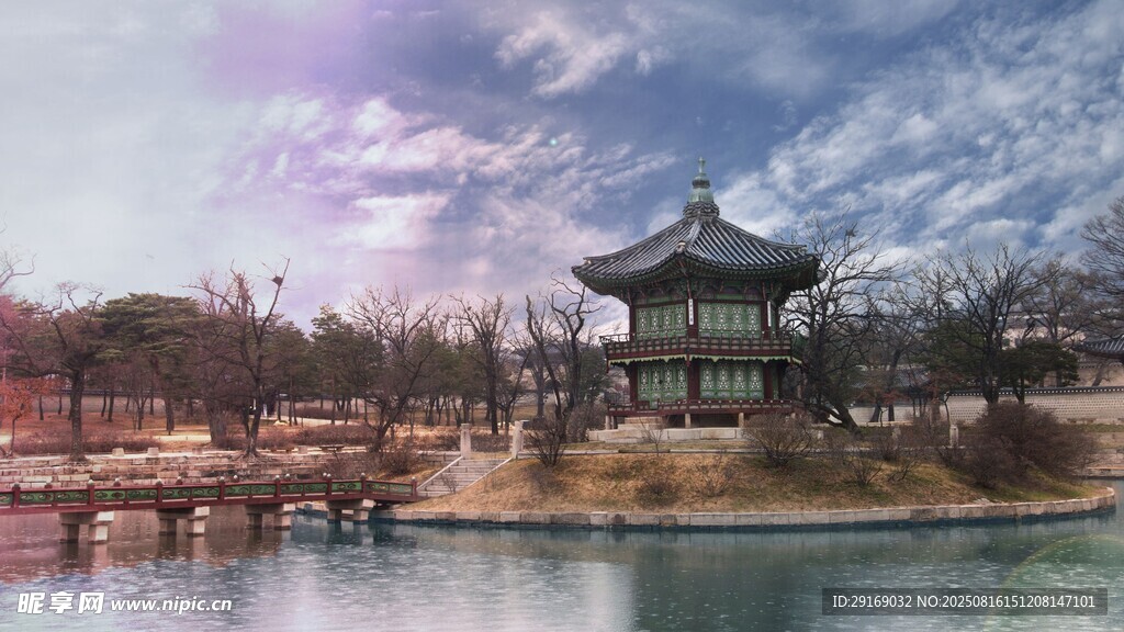湖畔古亭美景