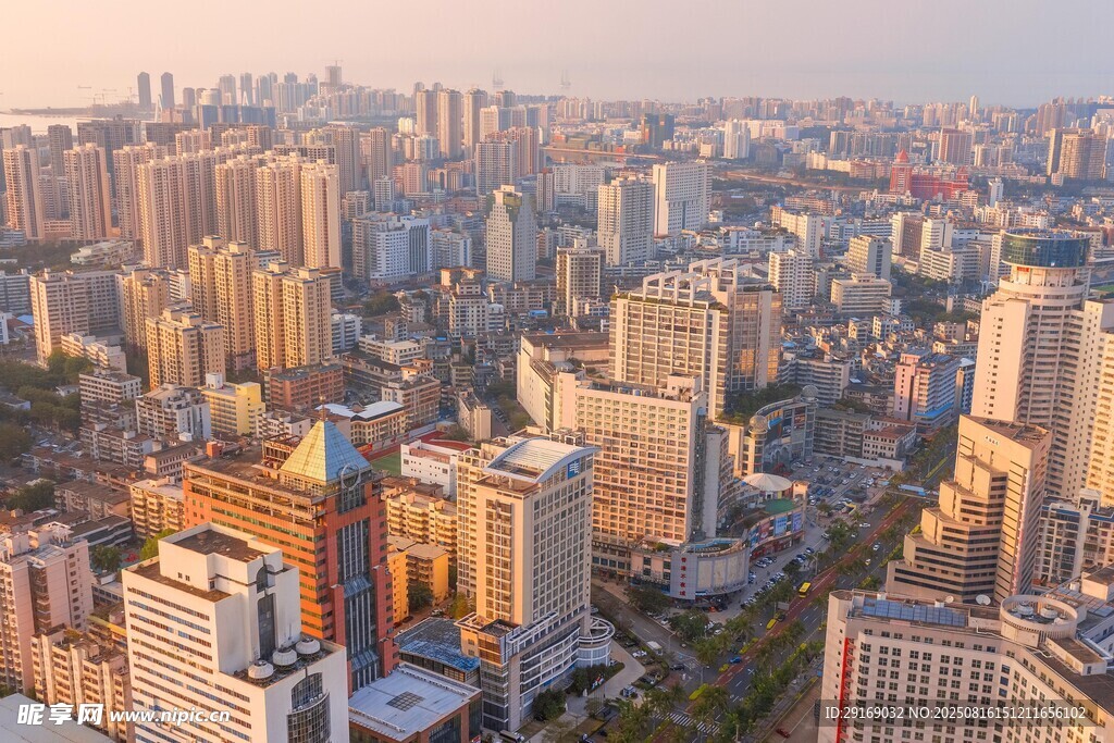 城市天际线俯瞰美景