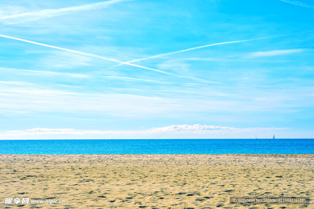 沙滩海景蓝天白云