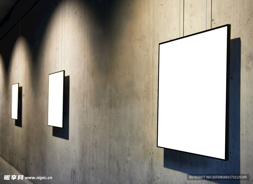 空白画框展示墙