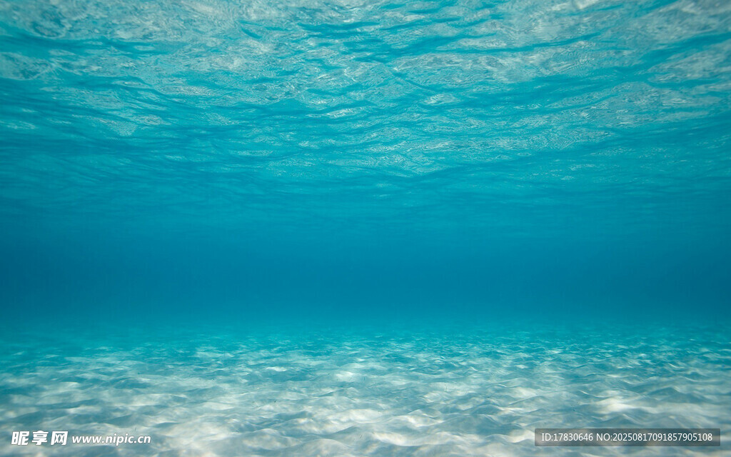 海底清澈水面与沙景
