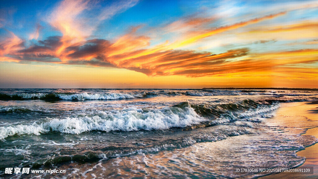 海边绚丽晚霞与翻涌海浪