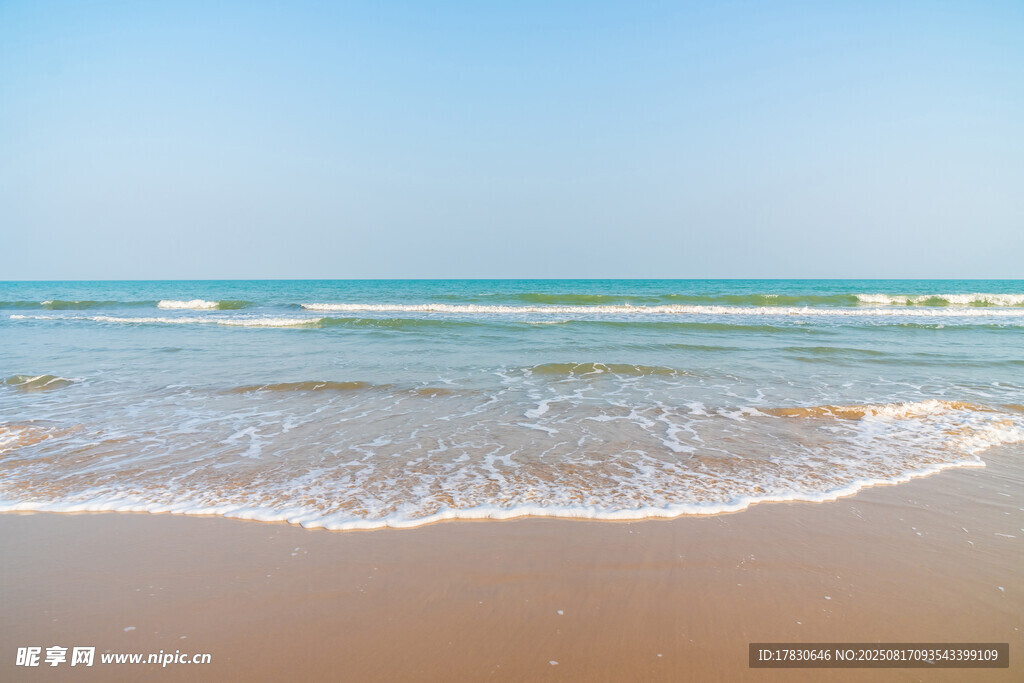 海边沙滩海浪美景