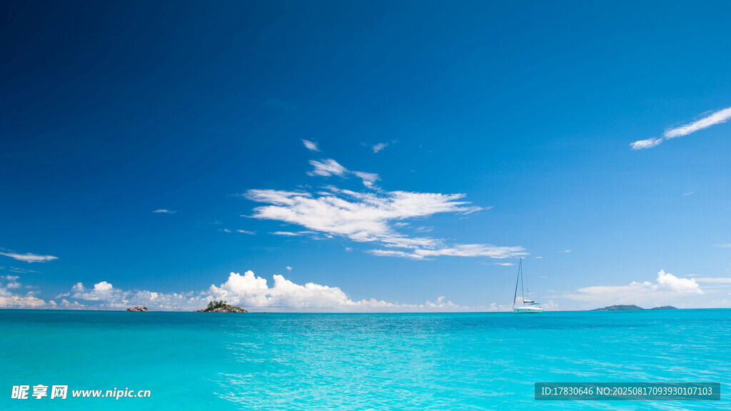 碧海蓝天的迷人海景
