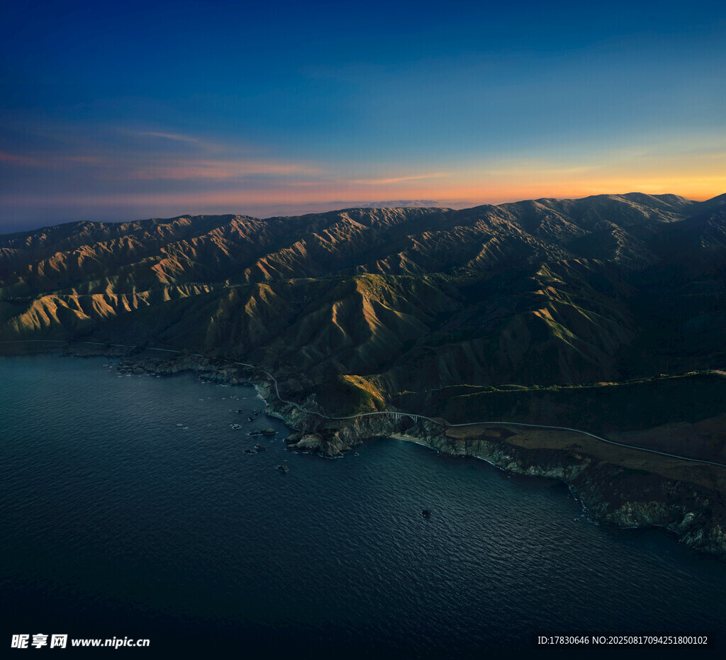 壮丽山海暮色景观