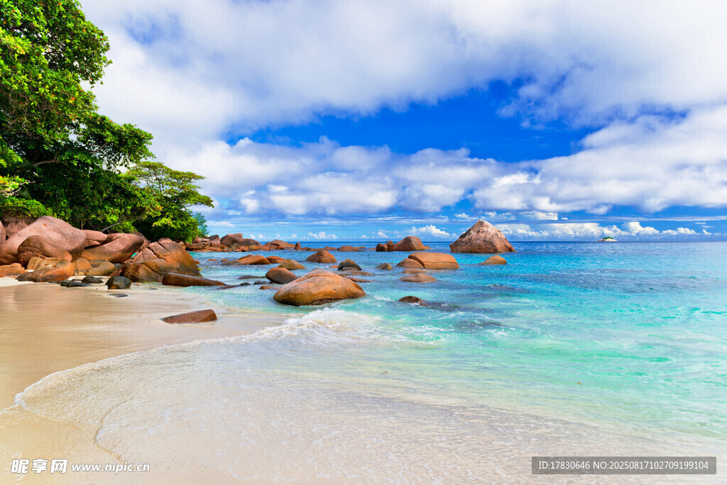 美丽海岛沙滩海景风光