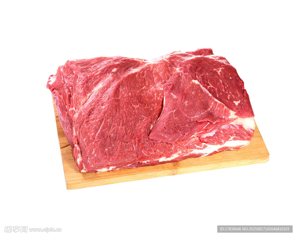 新鲜生牛肉置于木板上