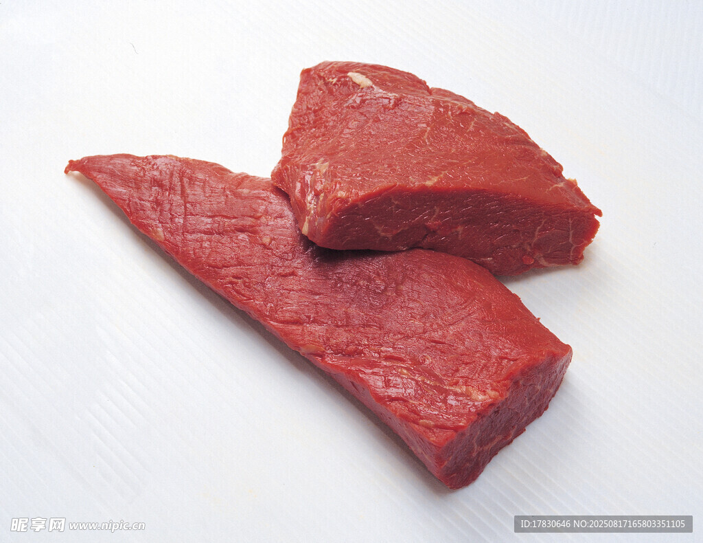 新鲜牛肉切块展示