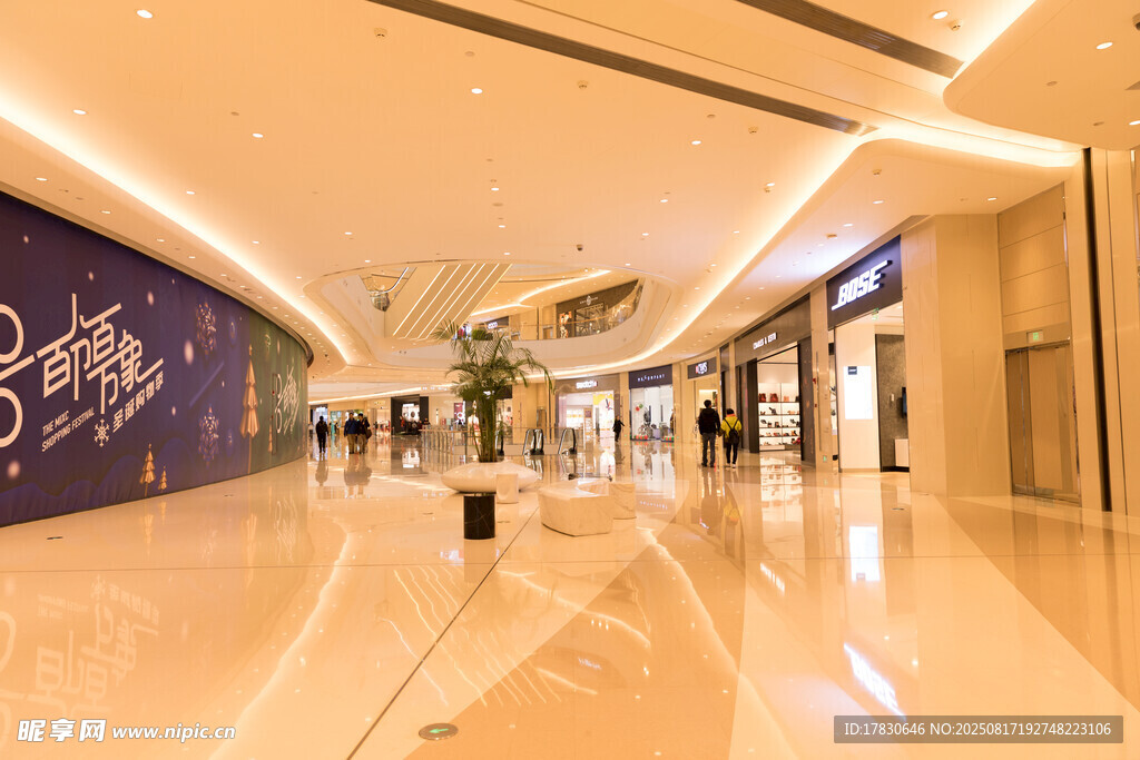 现代奢华商场内部空间