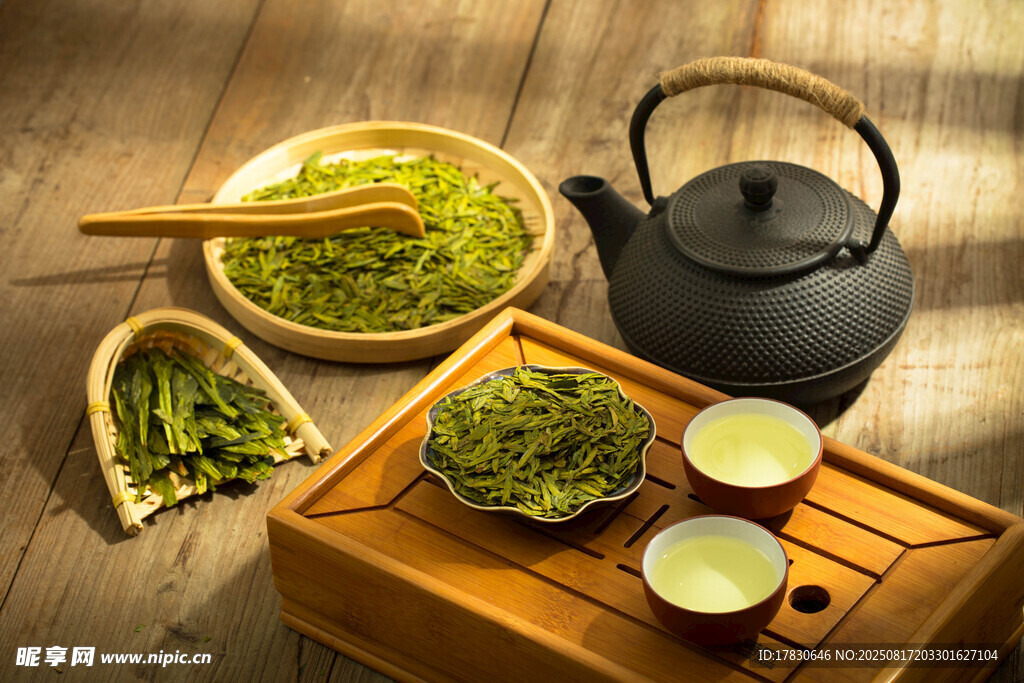 日式抹茶茶具与抹茶粉