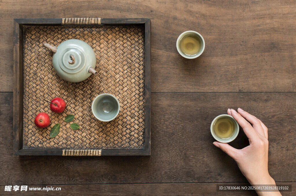 中式茶点与茶饮惬意场景