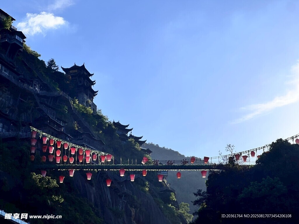 山间悬索桥挂饰景观