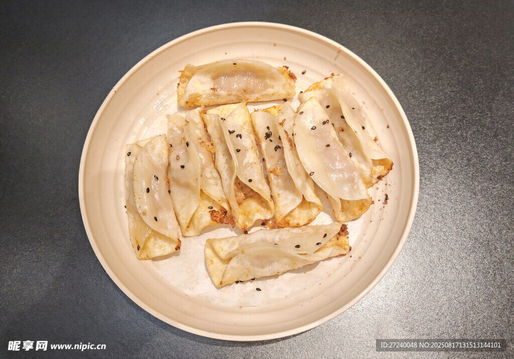 锅贴饺子