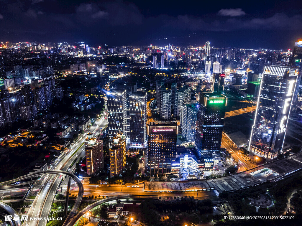 城市璀璨夜景俯瞰图