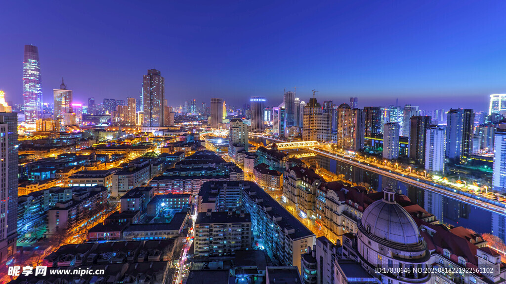 城市璀璨夜景俯瞰图