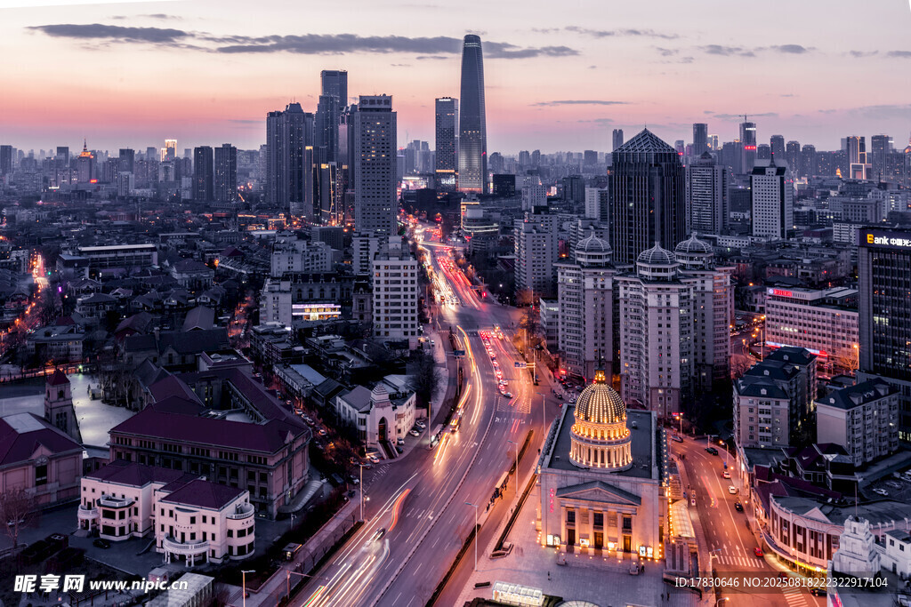 城市黄昏交通与建筑景观