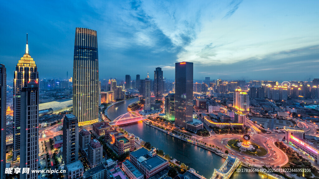 城市璀璨夜景俯瞰图