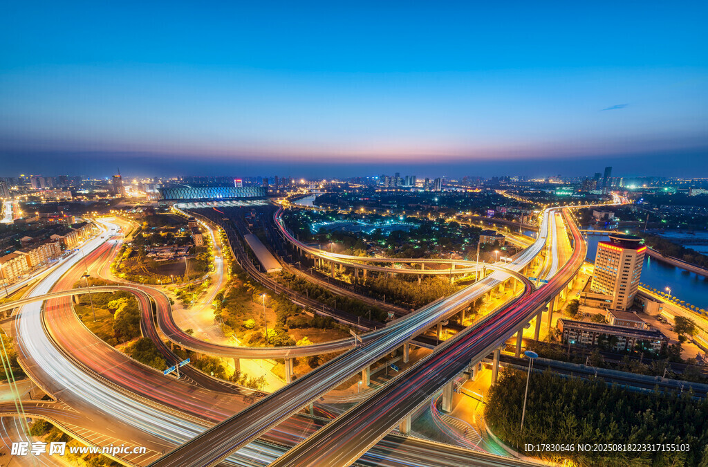 城市立交桥璀璨夜景