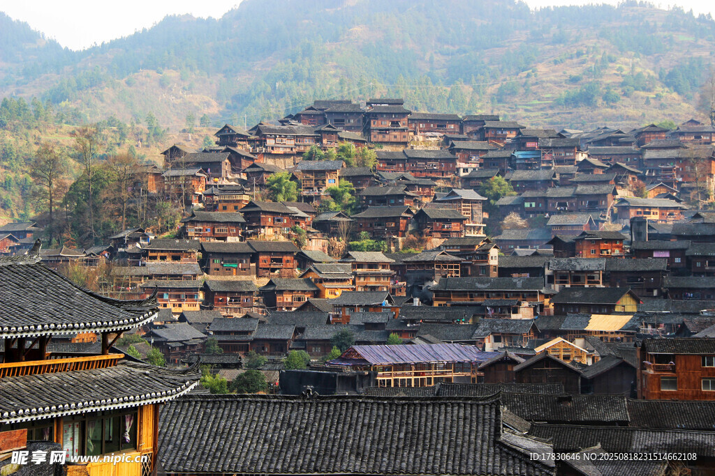 苗寨全景风光