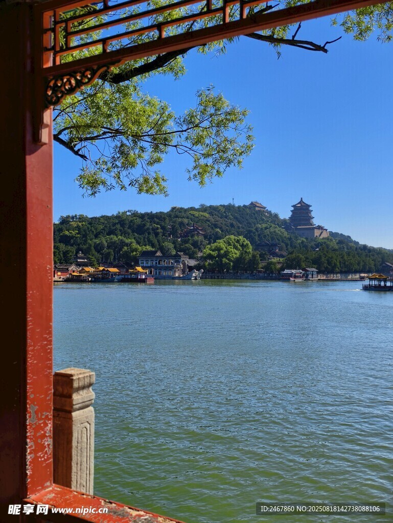 颐和园 湖畔亭阁望青山绿水