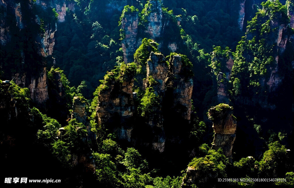奇峰