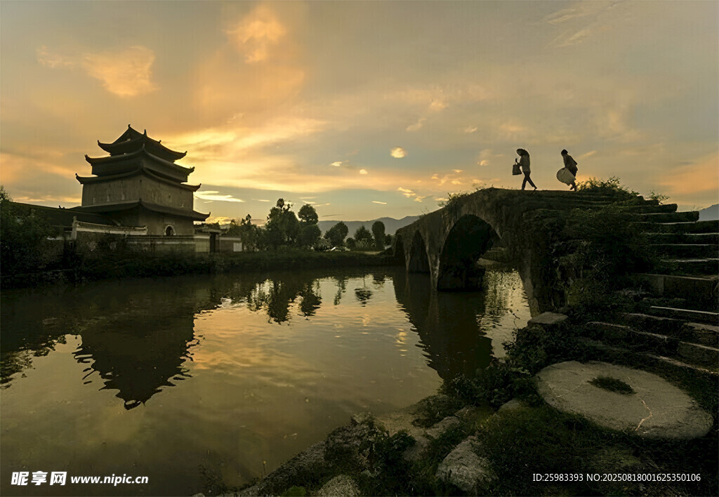 古镇夕阳