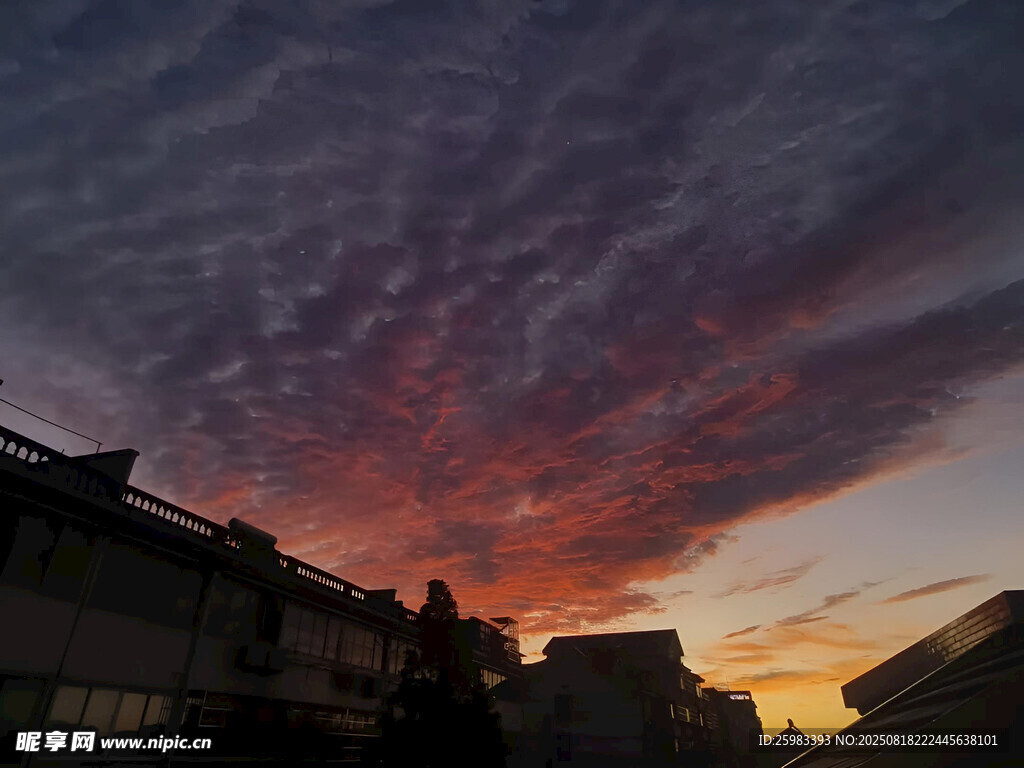 夕阳下的建筑