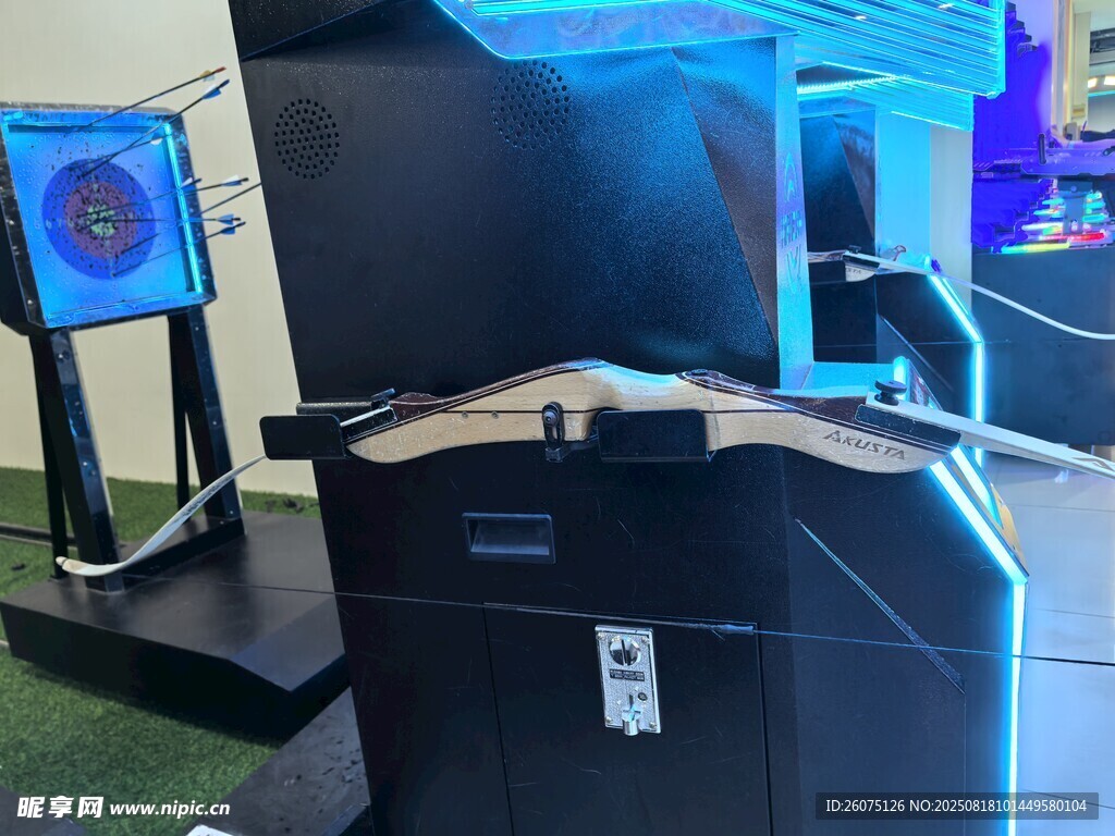 炫酷弓箭电竞设备展示