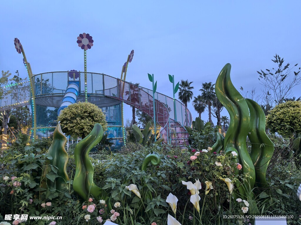 梦幻植物景观中的奇特花卉