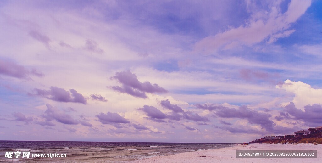 海边梦幻天空与沙滩美景