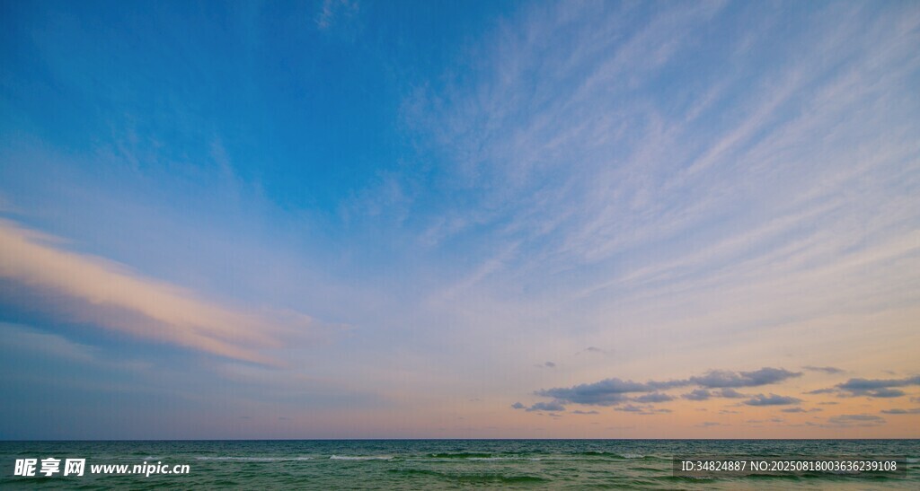 海边美丽天空与云彩
