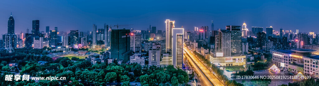 武汉城市夜景汉口中山大道全景
