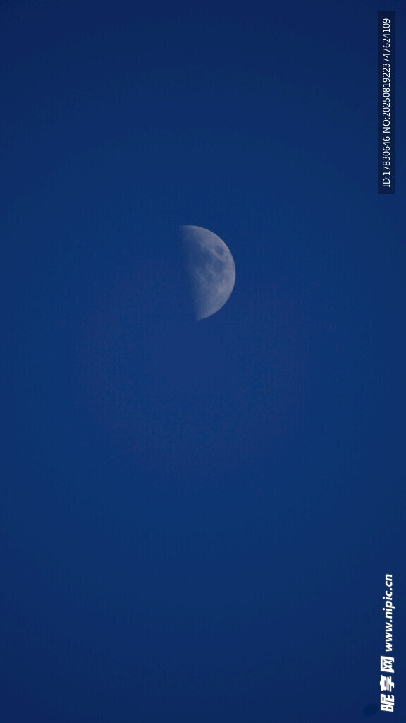 月亮