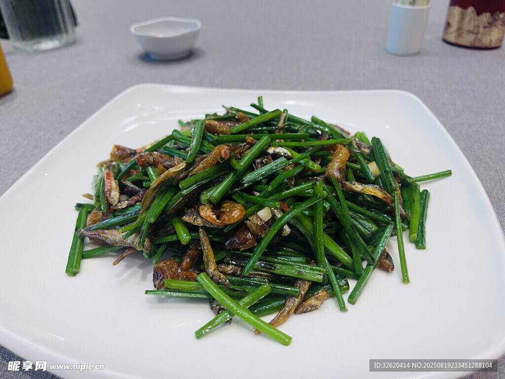韭菜炒河虾