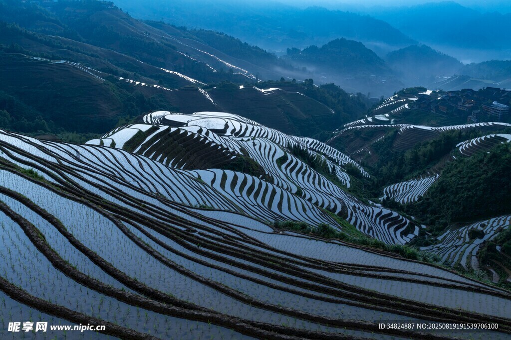 壮美梯田雪景