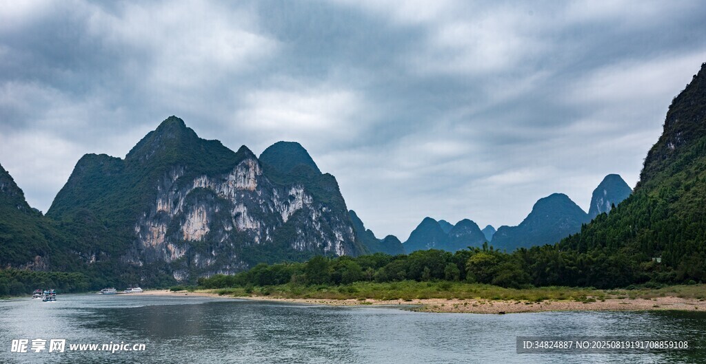 漓江山水美景如画