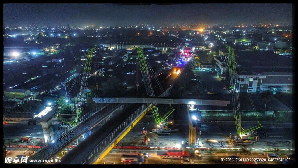 城市璀璨夜景俯瞰图