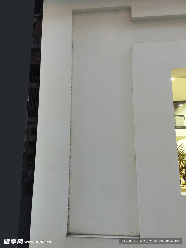 白色空白门框局部特写