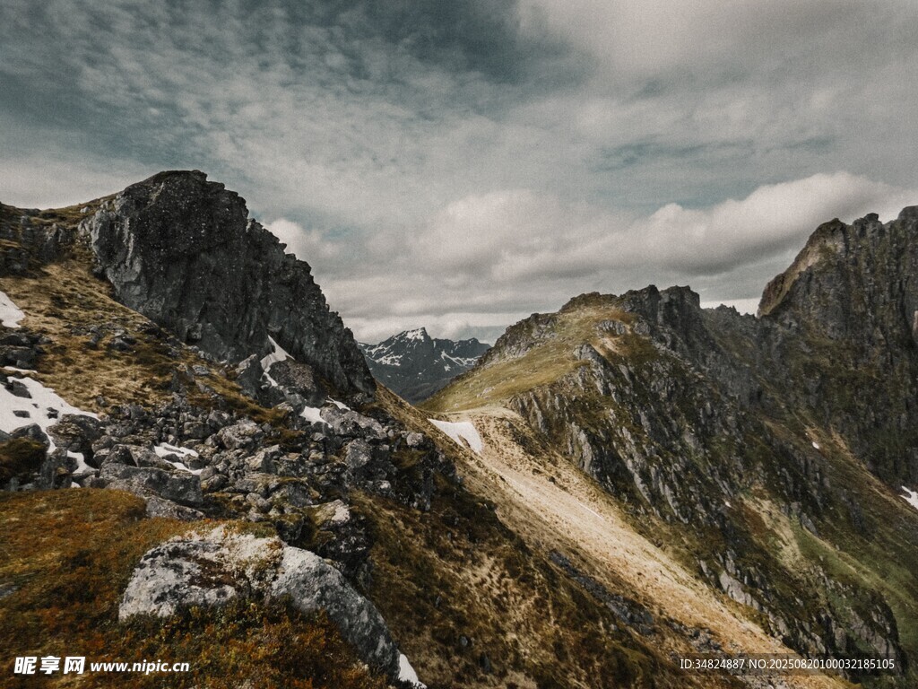 山间壮美风景