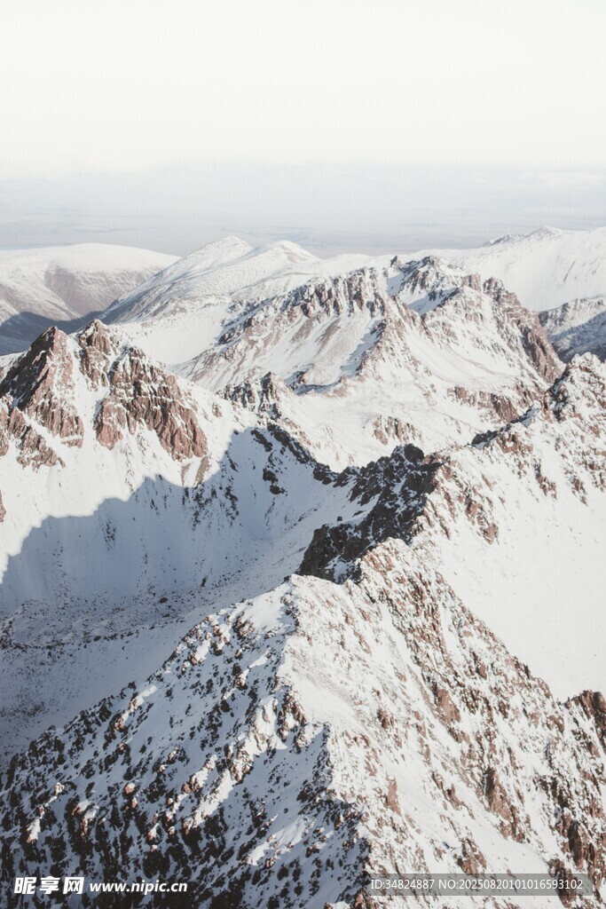 壮丽雪山景观