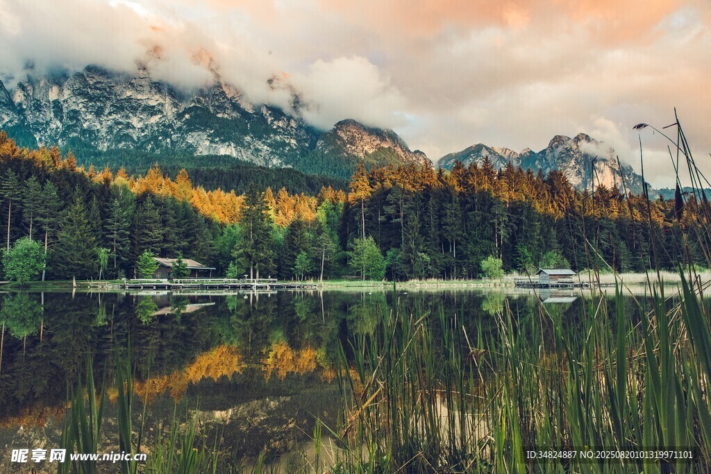 秋日山水湖景美丽风光