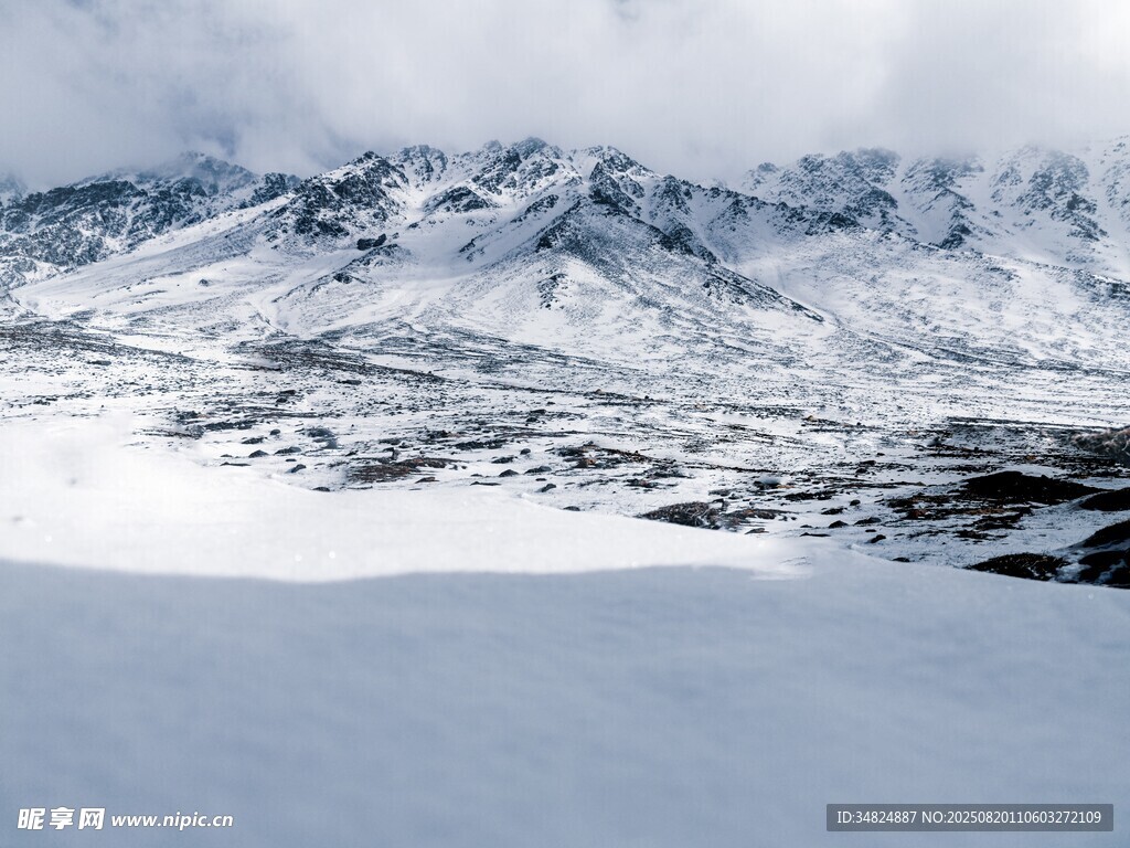 雪山雪景壮丽自然景观